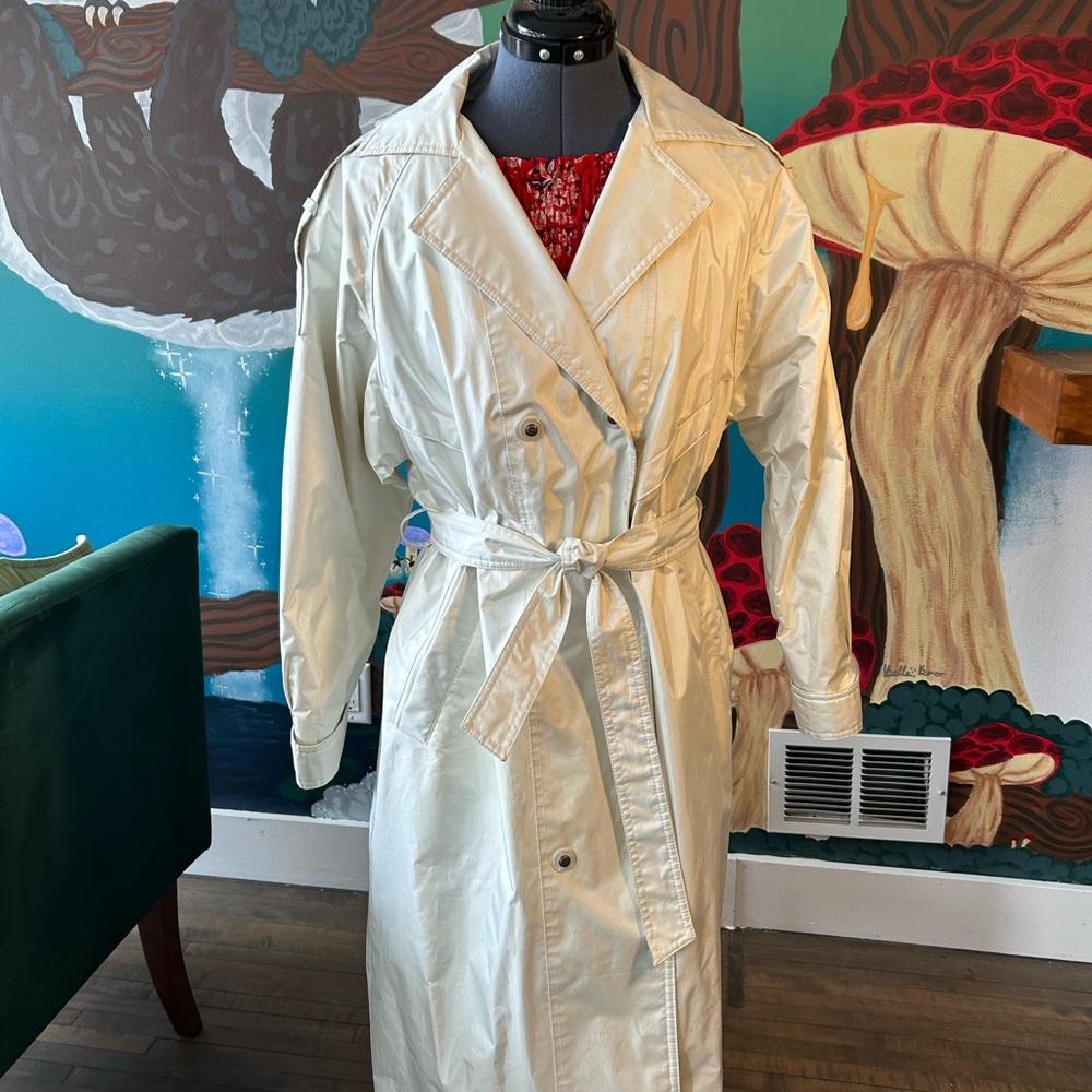 80s Iridescent White Ivory Trench Coat size 9/10 Vintage Mod Raincoat Retro Oute